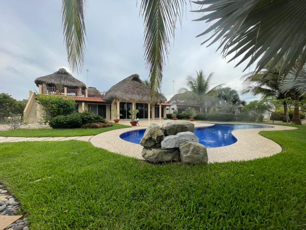 767db0bf-65ea-49e1-8c49-8e5263b10b18