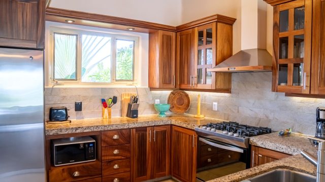 ca6676dc-7989-498c-a8c1-b4b28efda784